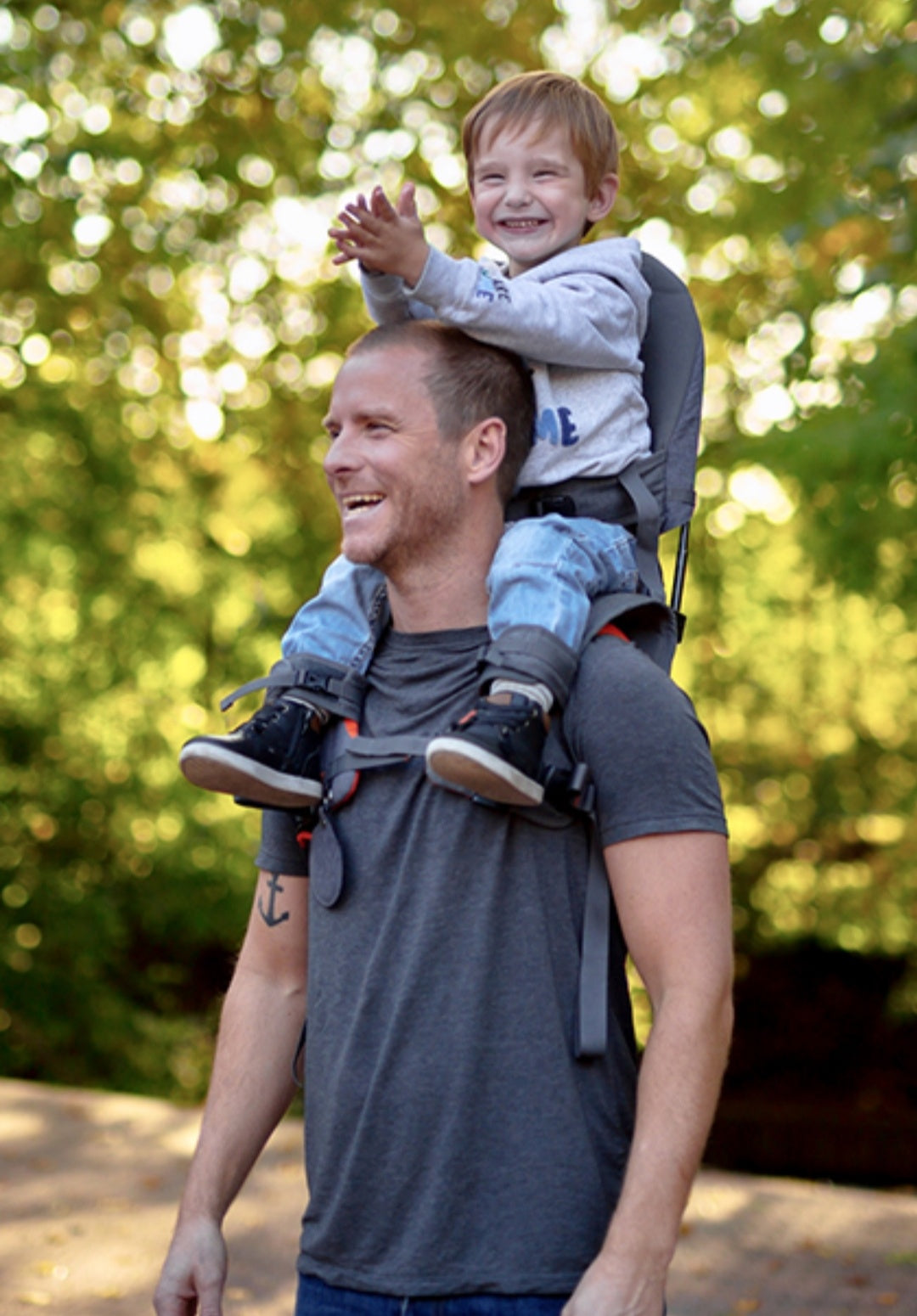 MiniMeis G4 Baby and child shoulder carrier